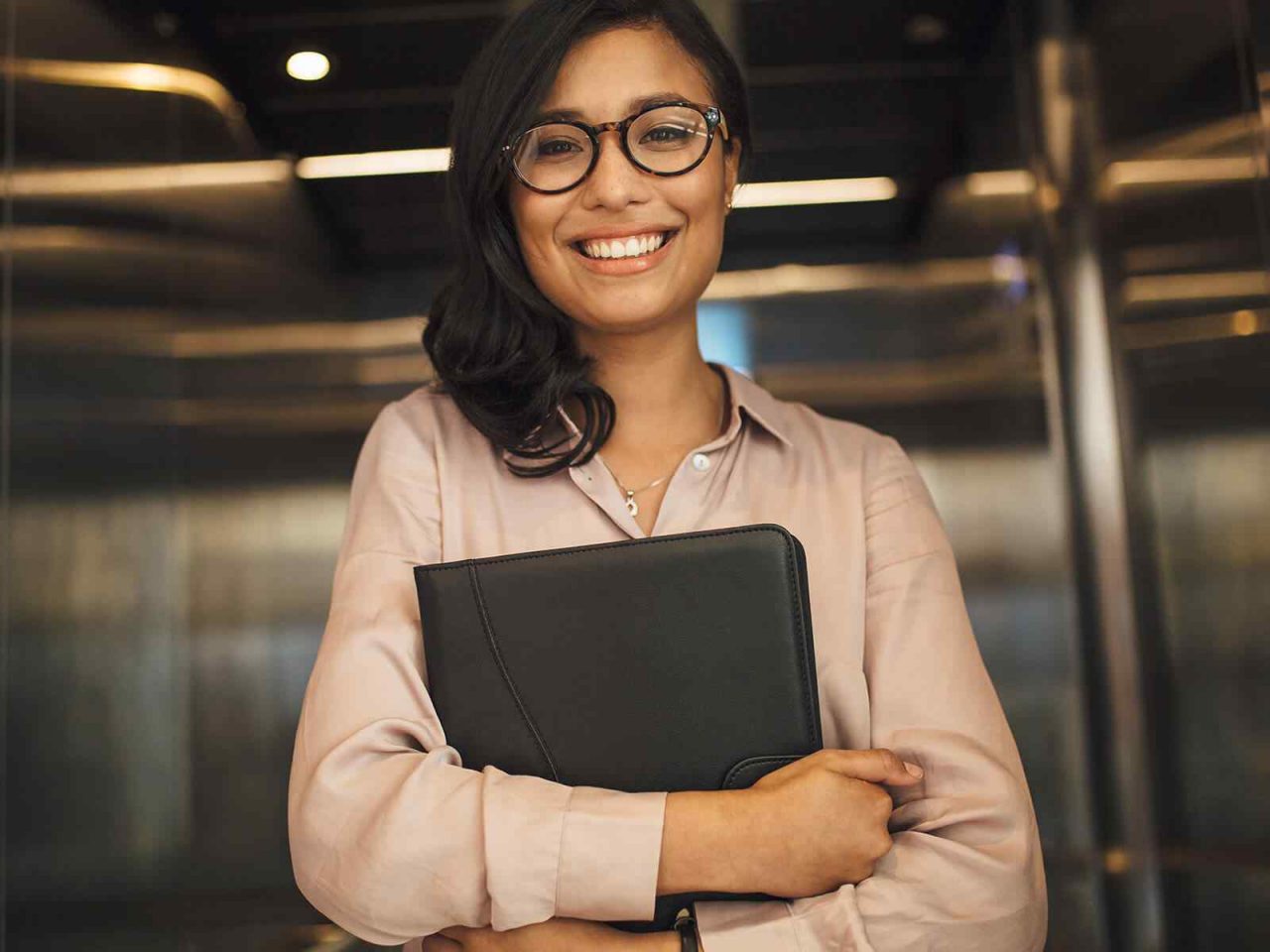 https://www.monikahalan.com/wp-content/uploads/2020/08/service_06-1-1280x960.jpg